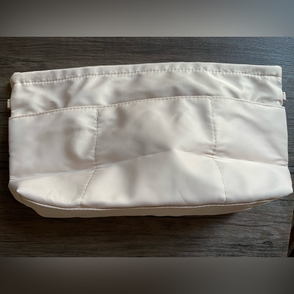 NIP: A large Beige nylon tote organizer with 13 pockets - Picture 3 of 5